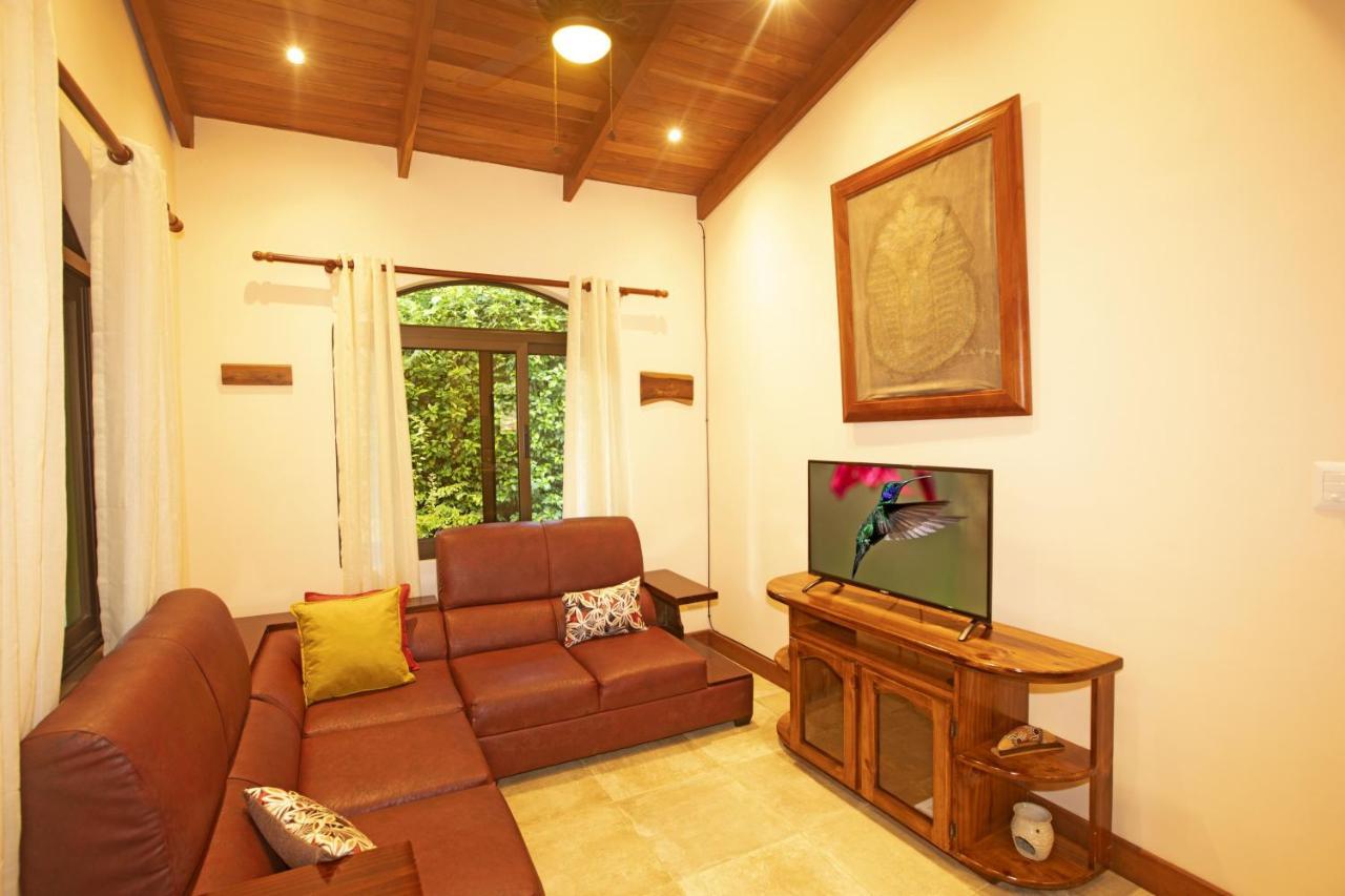 "Hana'S Celeste Retreat" Large Modern Villa Sleeps 6 On 20 Acres Of Nature! บิฆากัว ภายนอก รูปภาพ