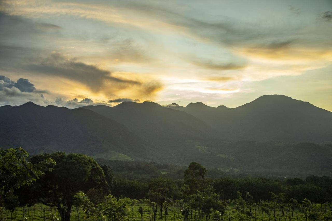 "Hana'S Celeste Retreat" Large Modern Villa Sleeps 6 On 20 Acres Of Nature! บิฆากัว ภายนอก รูปภาพ